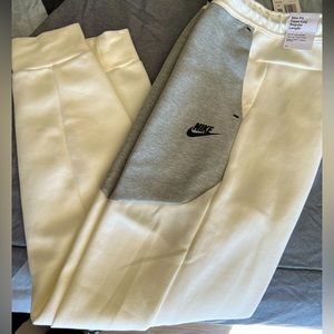Nike tech fleece sweats